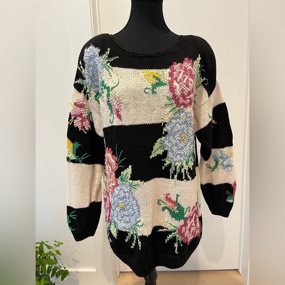 VINTAGE Striped Floral Hand Knit Round Neck Sweater Shoulder Pads Retro 80's